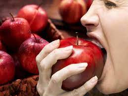 Benefits of Eating Apple at Night